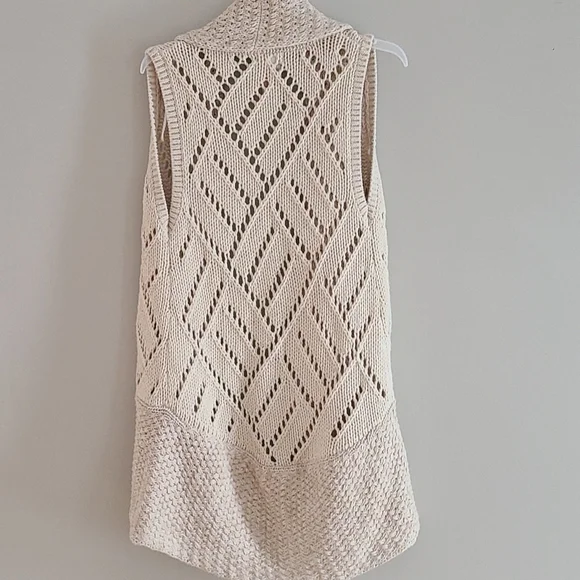 Max Studio Knit Vest - Picture 2 of 4
